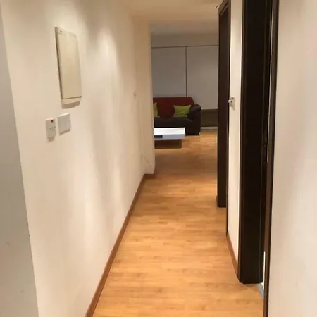 Apartmán Stunning 2 Bedroom With Balcony *